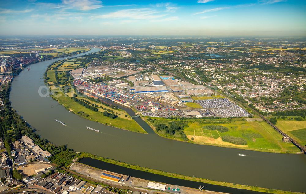 Aerial photograph Duisburg - Parking lot and parking space for automobiles - passenger cars of the BLG AutoTerminal Deutschland GmbH & Co KG in the district Rheinhausen in Duisburg in the Ruhr area in the state North Rhine-Westphalia, Germany