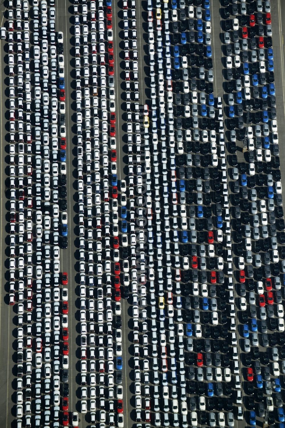 Bremerhaven from above - Parking and storage space for automobiles at the international port in Bremerhaven in the state Bremen