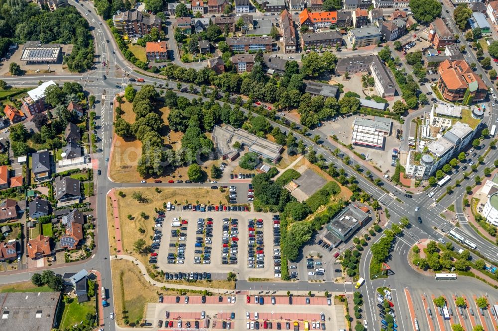 Dorsten from above - Parking and storage space for automobiles Auf der Bovenhorst - Europaplatz in Dorsten in the state North Rhine-Westphalia, Germany