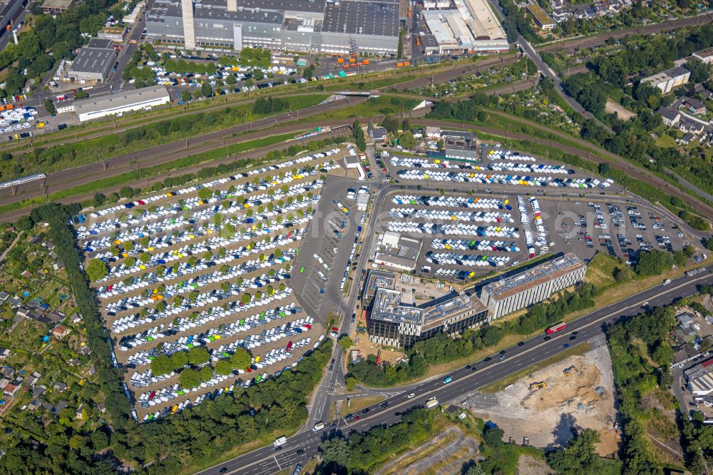 Düsseldorf from the bird's eye view: Parking and storage space for automobiles in Duesseldorf in the state North Rhine-Westphalia