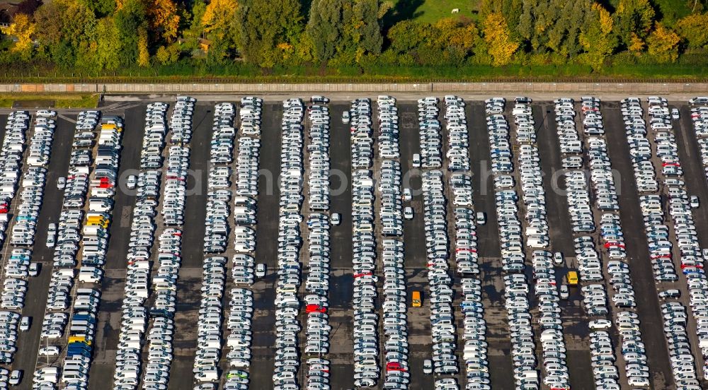 Essen from the bird's eye view: Parking and storage space for automobiles in Essen in the state North Rhine-Westphalia