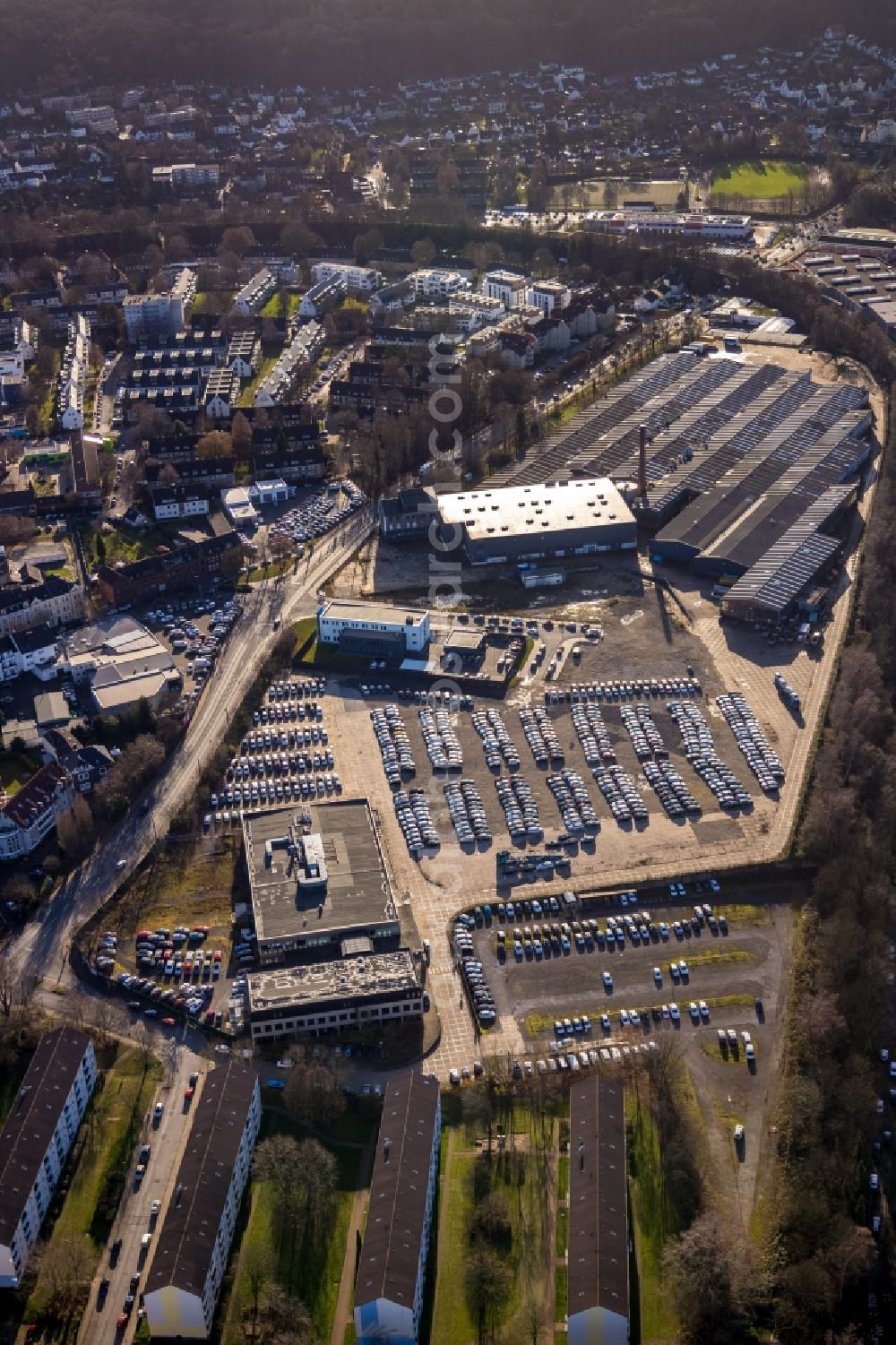 Hattingen from above - Parking and storage space for automobiles of AUTO SMOLCZYK GMBH on Nierenhofer Strasse - Bruchstrasse in Hattingen in the state North Rhine-Westphalia, Germany