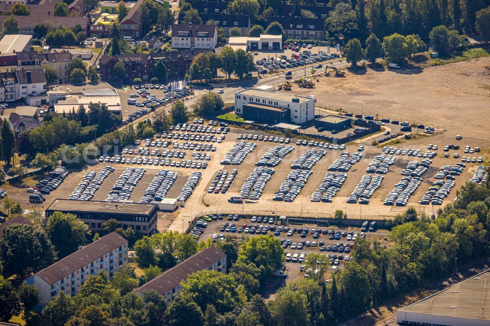 Aerial photograph Hattingen - Parking and storage space for automobiles of AUTO SMOLCZYK GMBH on Nierenhofer Strasse - Bruchstrasse in Hattingen in the state North Rhine-Westphalia, Germany