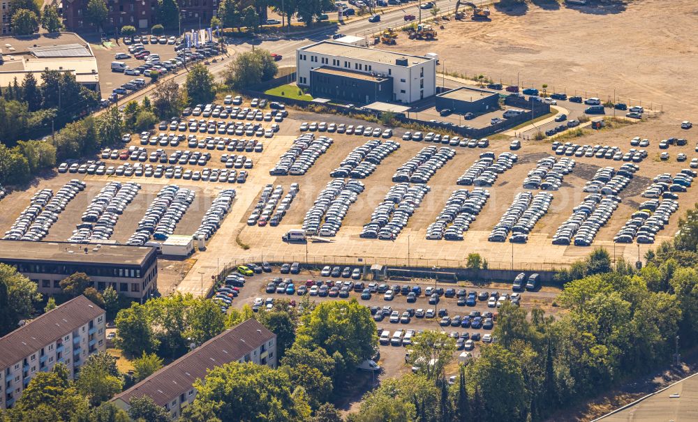 Hattingen from above - Parking and storage space for automobiles of AUTO SMOLCZYK GMBH on Nierenhofer Strasse - Bruchstrasse in Hattingen in the state North Rhine-Westphalia, Germany