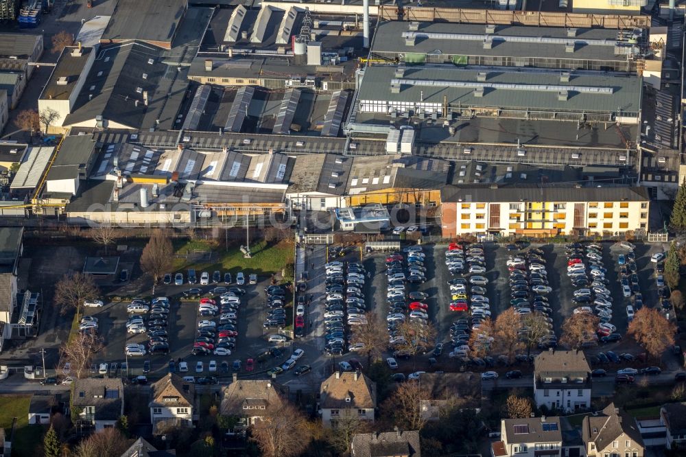 Meschede from above - Parking and storage space for automobiles Parkplatz Schuetzenstrasse Meschede in Meschede in the state North Rhine-Westphalia, Germany