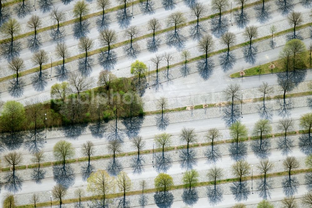 München from the bird's eye view: Parking and storage space for automobiles of Muenchner Olympiastadion on Spiridon-Louis-Ring in Munich in the state Bavaria, Germany