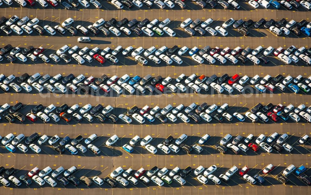 Duisburg from above - Parking and storage space for automobiles in Duisburg in the state North Rhine-Westphalia