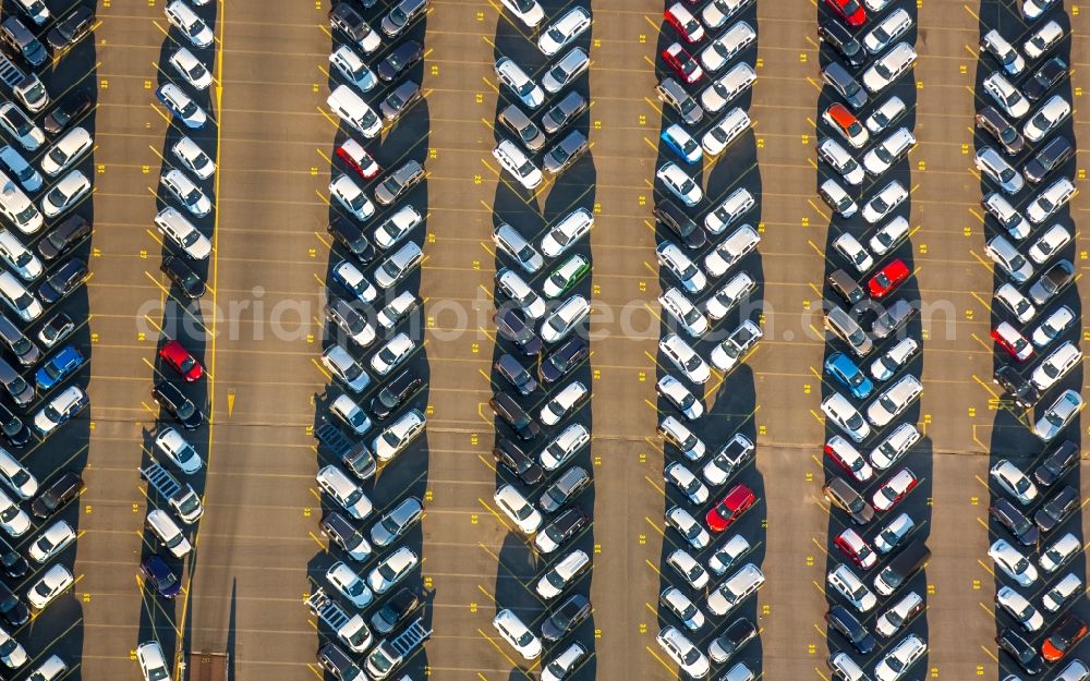 Duisburg from above - Parking and storage space for automobiles in Duisburg in the state North Rhine-Westphalia