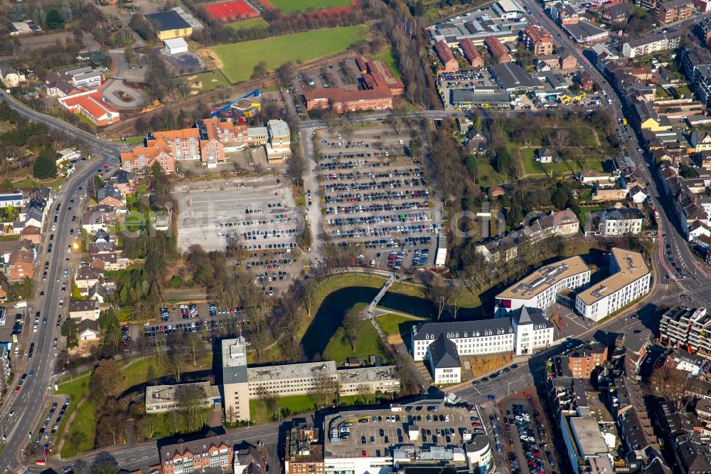 Aerial image Moers - Parking and storage space for cars and vehicles on Nordring in Moers in the state of North Rhine-Westphalia