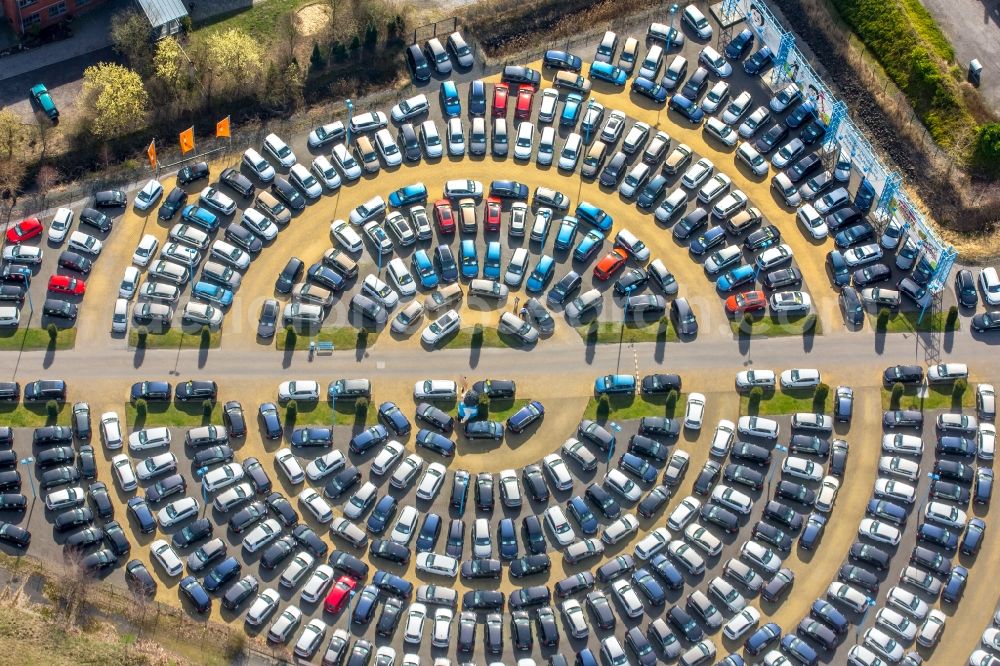 Hamm from above - Parking and storage space for automobiles of W. Potthoff GmbH in the district Bockum-Hoevel in Hamm in the state North Rhine-Westphalia