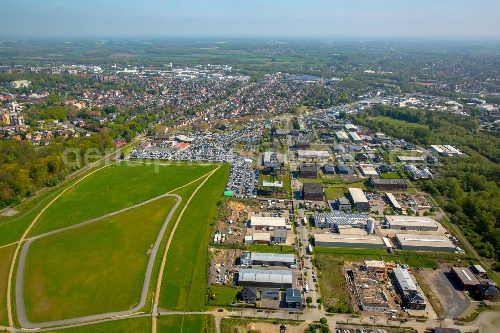 Hamm from above - Parking and storage space for automobiles of W. Potthoff GmbH in the district Bockum-Hoevel in Hamm in the state North Rhine-Westphalia