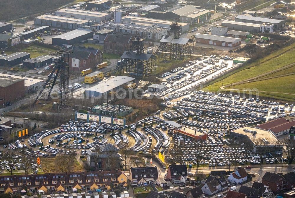 Hamm from above - Parking and storage space for automobiles of W. Potthoff GmbH in the district Bockum-Hoevel in Hamm in the state North Rhine-Westphalia