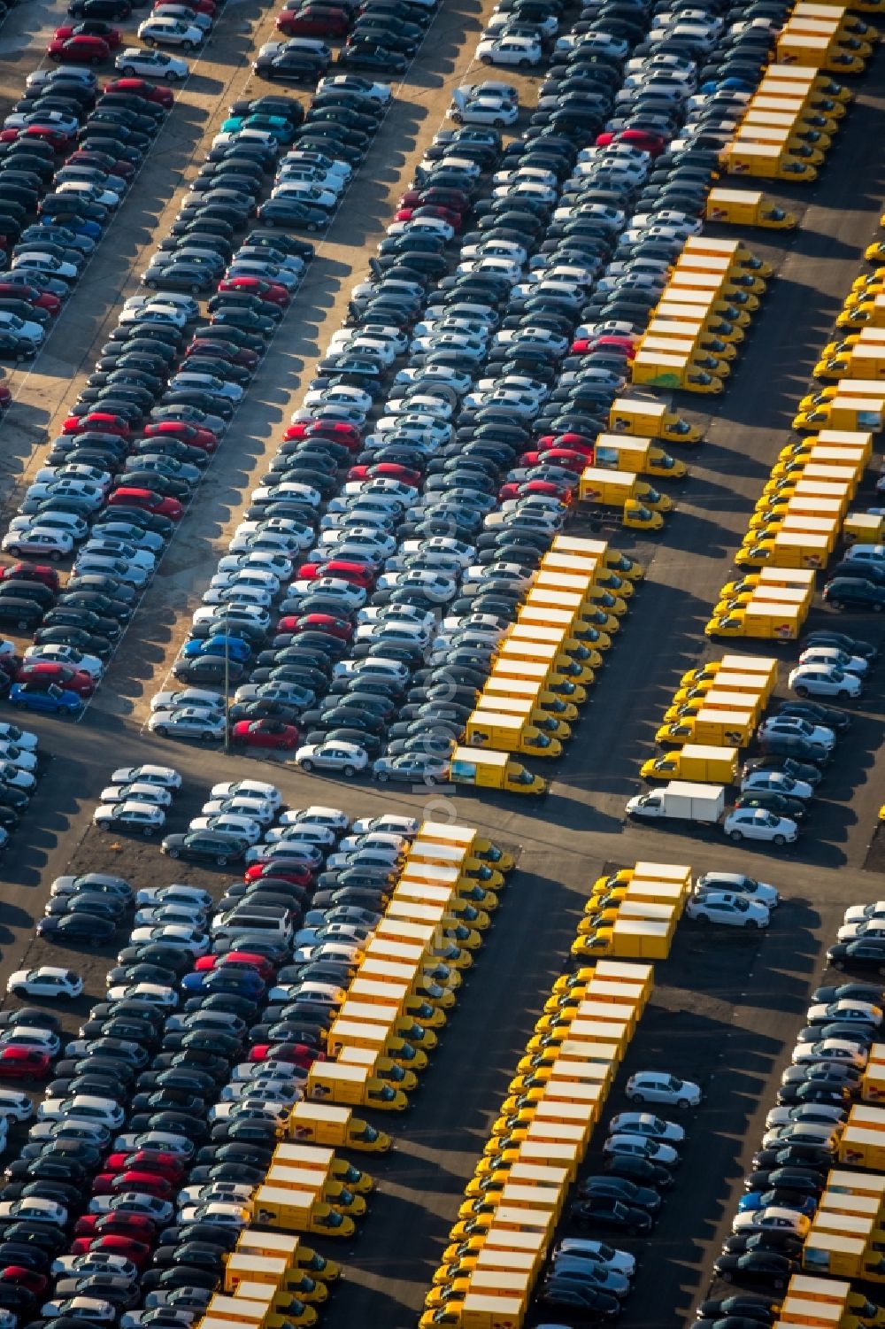 Aerial photograph Dortmund - Parking and storage space for automobiles in the district Eving in Dortmund in the state North Rhine-Westphalia, Germany