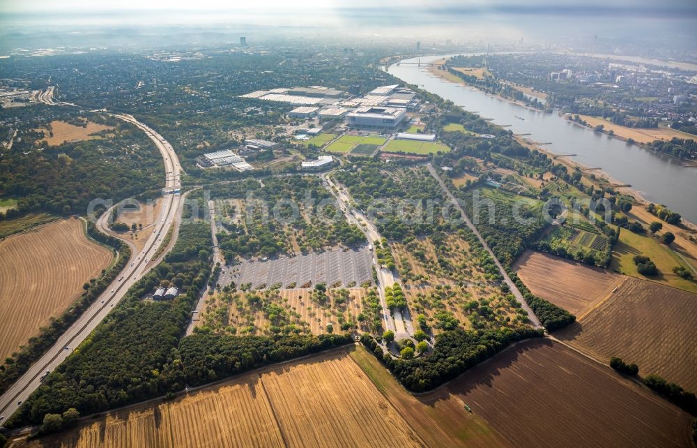 Düsseldorf from the bird's eye view: Parking and storage space for automobiles D.LIVE Open Air Park in the district Stockum in Duesseldorf in the state North Rhine-Westphalia, Germany