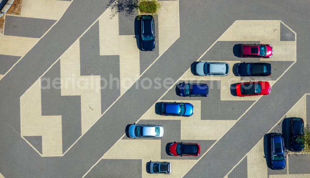 Siegen from the bird's eye view: Parking and storage space for automobiles on Haus of Siegerlaenof Wirtschaft on Oranienstrasse in Siegen in the state North Rhine-Westphalia, Germany