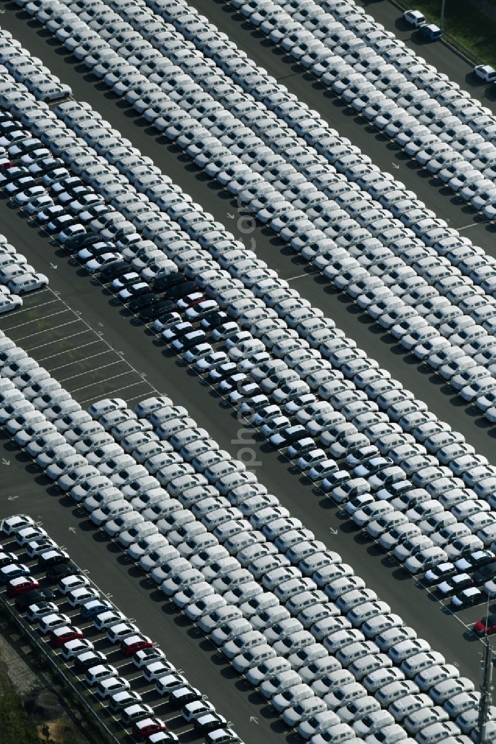 Aerial photograph Sülzetal - Parking and storage space for automobiles of BLG Autotransport GmbH & Co. KG on E.-H.-Harms-Weg in Suelzetal in the state Saxony-Anhalt, Germany