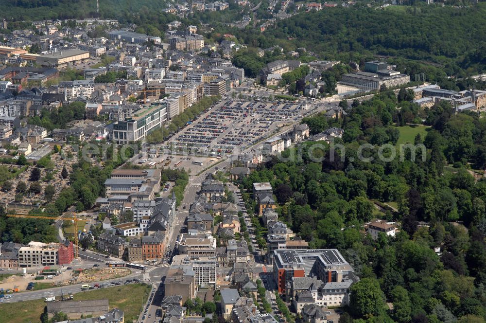 Aerial image Luxemburg - Blick auf den Parkplatz Glacis am Boulevard Robert Schuman.