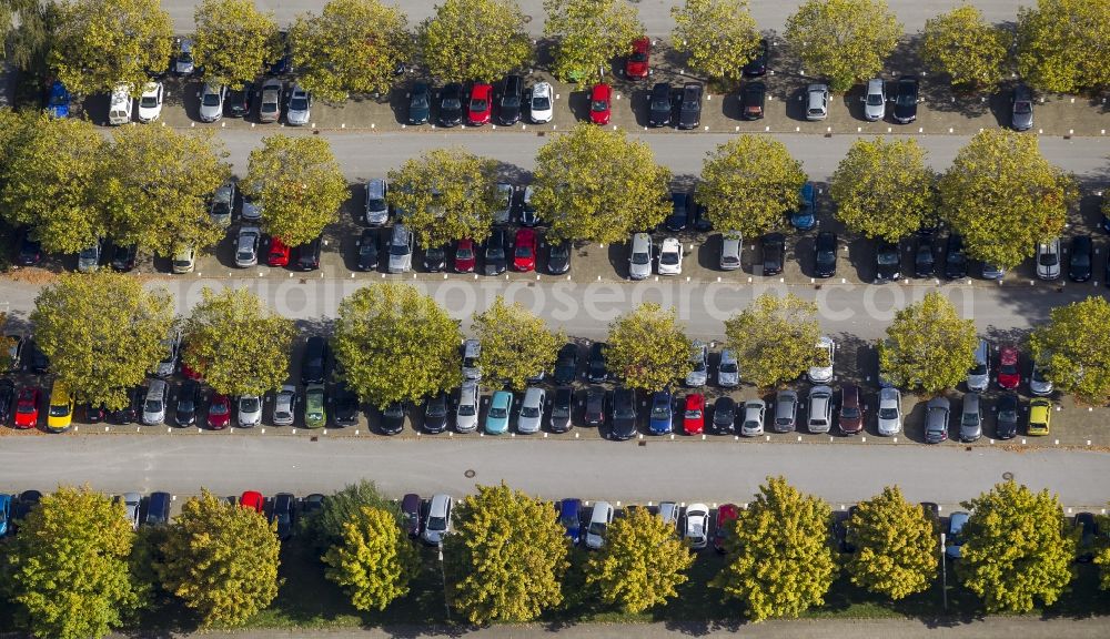 Dortmund from above - Parking in the street Universitätstraße and the road Meitnerweg the University of Dortmund in the Ruhr area in North Rhine-Westphalia