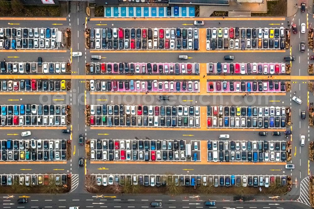 Aerial photograph Bochum - Parking Areal on the shopping center Ruhrpark in Bochum in North Rhine-Westphalia. The site is a project of Unibail-Rodamco Germany GmbH