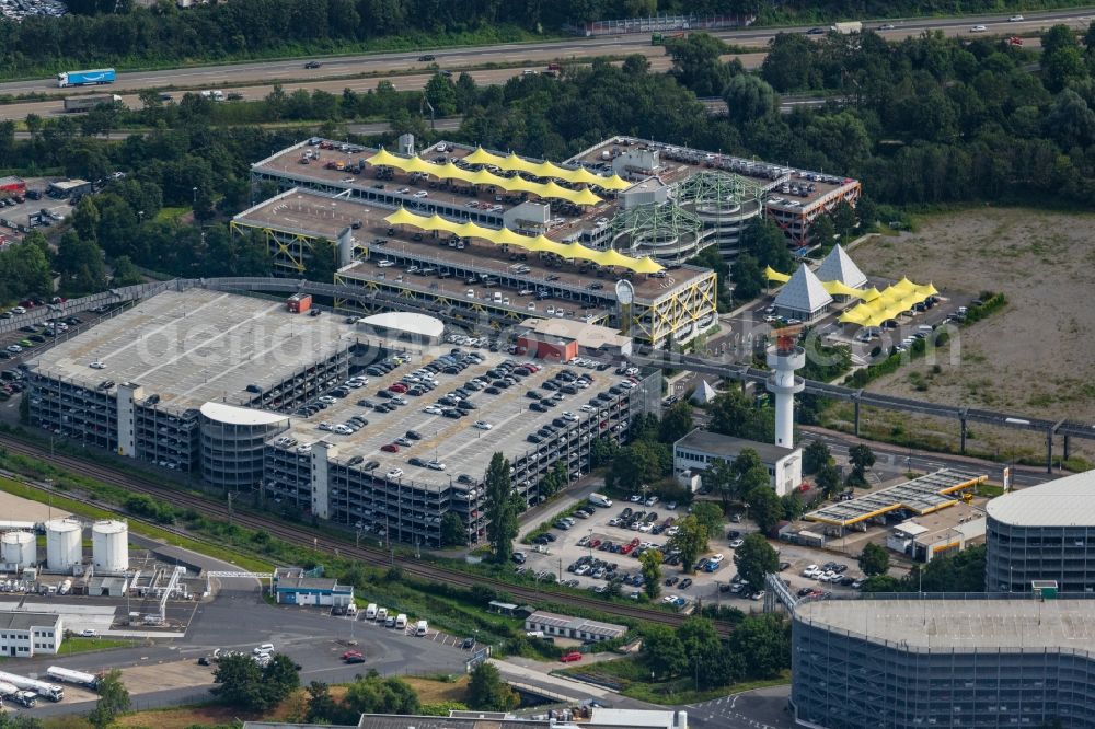 Düsseldorf from the bird's eye view: Parking spaceson the grounds of the airport Airport City DUS on Kiehecker way to Dusseldorf in North Rhine-Westphalia