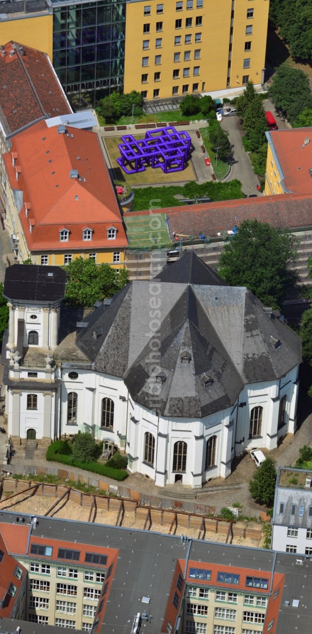 Berlin Mitte from the bird's eye view: Church Parochialkirche at the street Klosterstrsse / Parochialstrasse