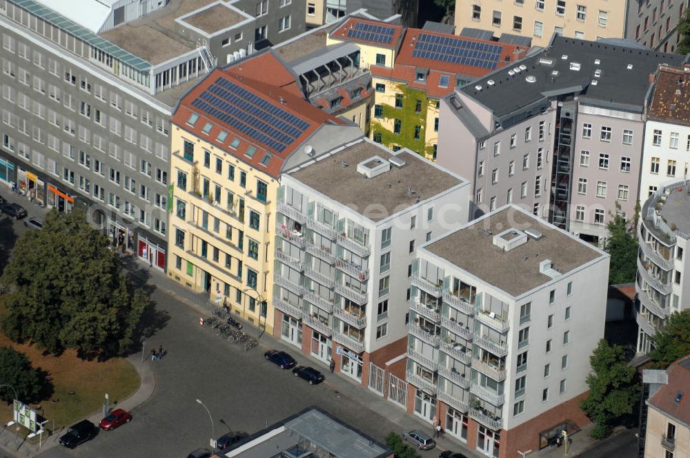 Aerial photograph Berlin - Party central office / federal office of the party Buendnis 90 / Die Gruenen at the street Platz vor dem Neuen Tor in Berlin-Mitte