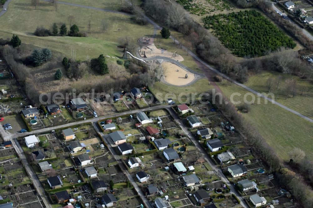 Magdeburg from the bird's eye view: Parcel of a small garden am Flora-Park Garten in the district Neustaedter Feld in Magdeburg in the state Saxony-Anhalt