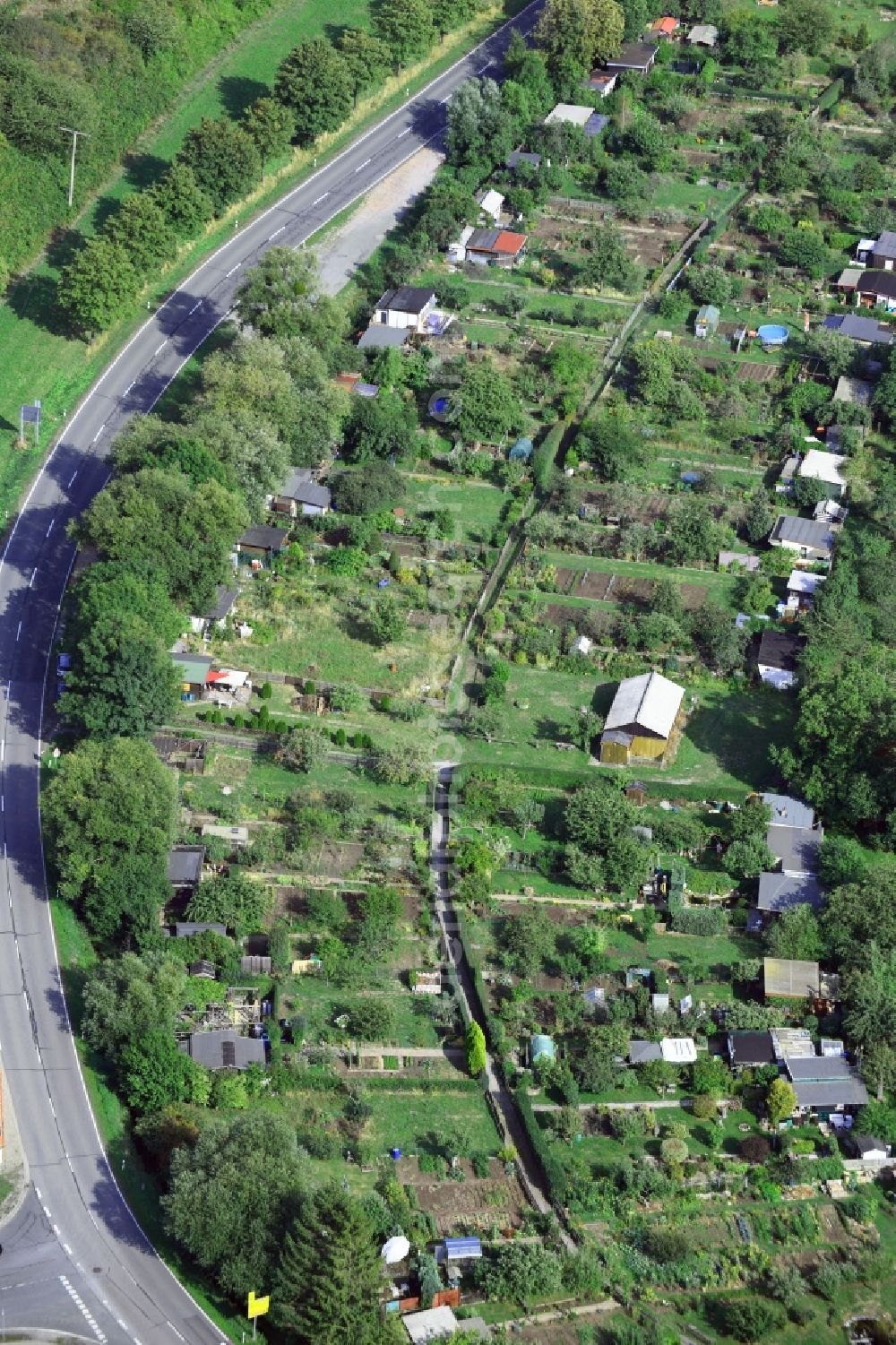 Aerial image Benzingerode - Parcel of a small garden on Hellbach in Benzingerode in the state Saxony-Anhalt, Germany