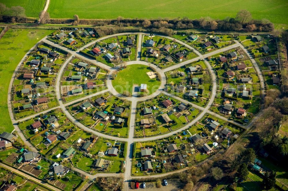 Kamp-Lintfort from above - Parcel of a small garden in Kamp-Lintfort in the state North Rhine-Westphalia