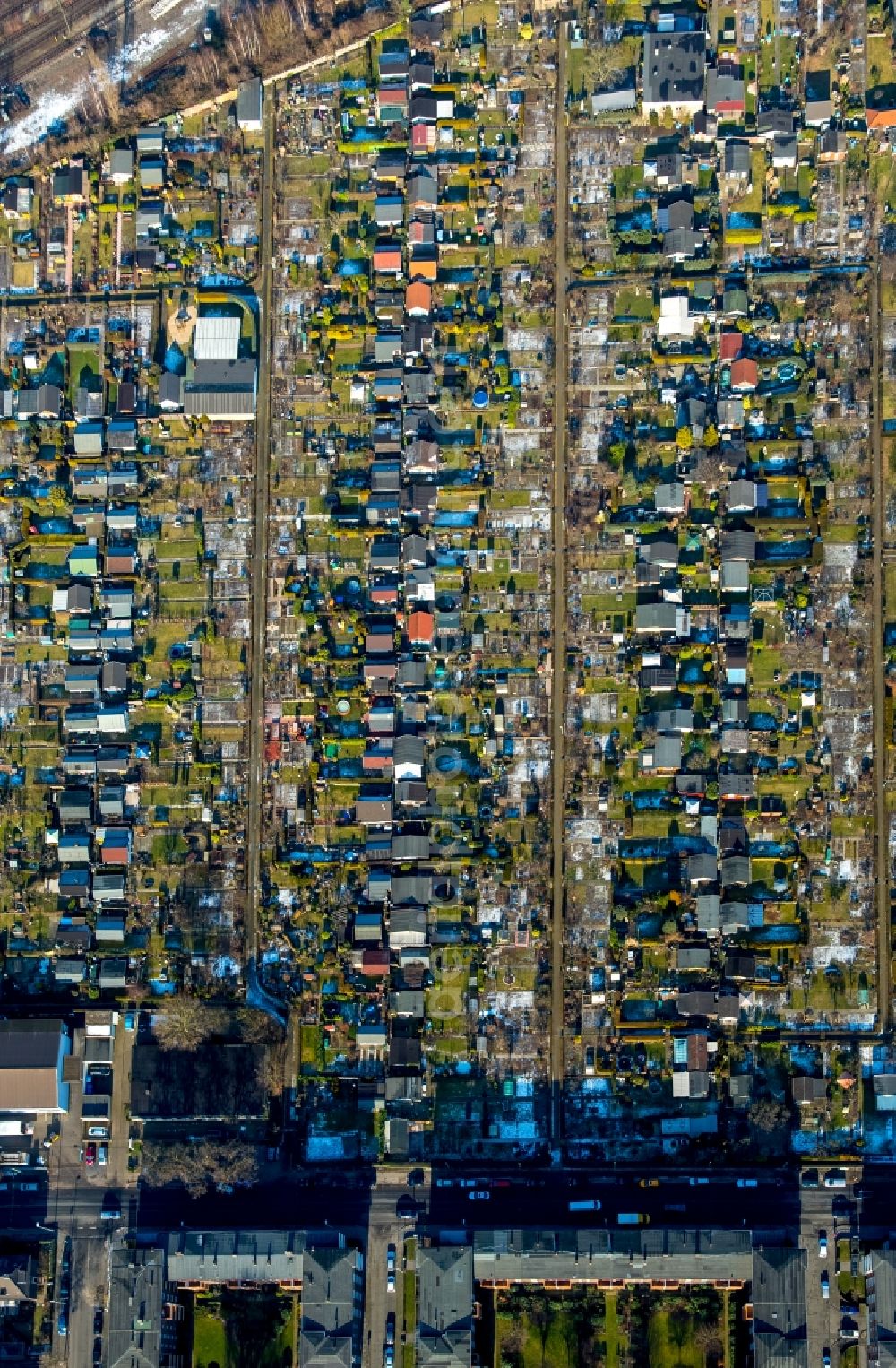 Aerial image Duisburg - Parcel of a small garden Kulturstrasse in the district Wanheimerort in Duisburg in the state North Rhine-Westphalia