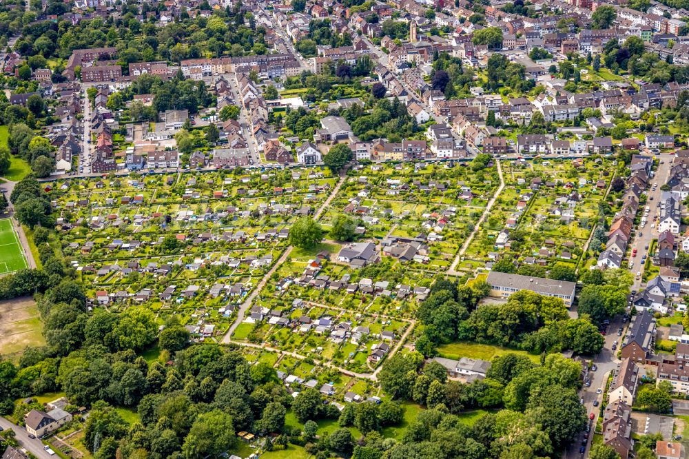 Oberhausen from above - Parcel of a small garden in Oberhausen at Ruhrgebiet in the state North Rhine-Westphalia, Germany