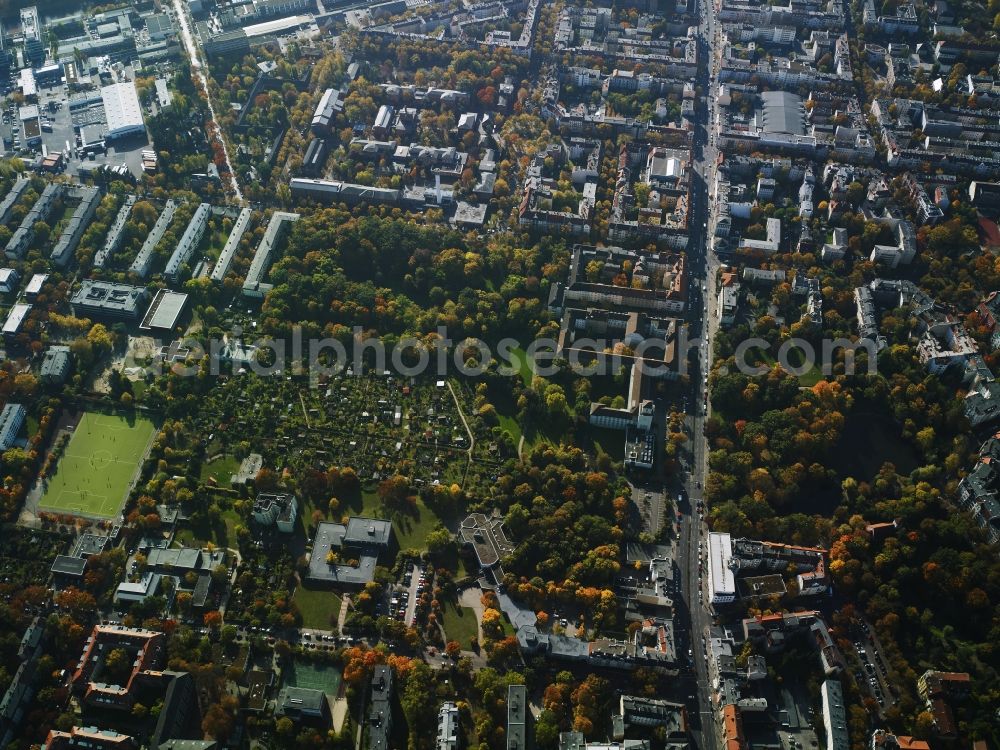 Aerial image Berlin - An allotment area and housing area near the road Tempelhofer Damm in the district Tempelhof in Berlin in Germany