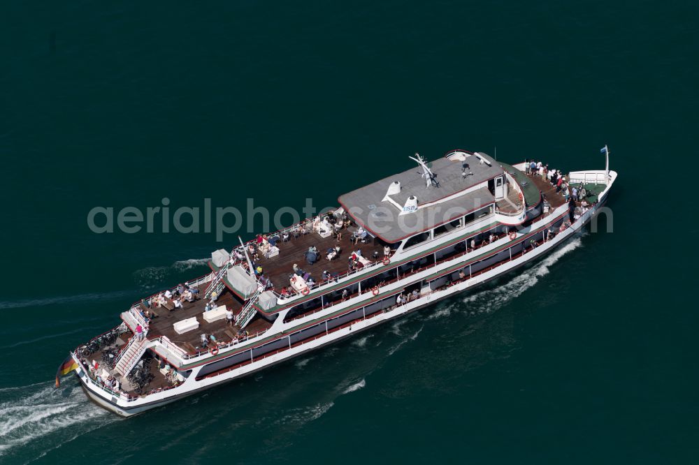 Immenstaad am Bodensee from above - Passenger ship Bodensee-Schiffsbetriebe GmbH on Lake Constance near Immenstaad am Bodensee on Lake Constance in the state Baden-Wuerttemberg, Germany