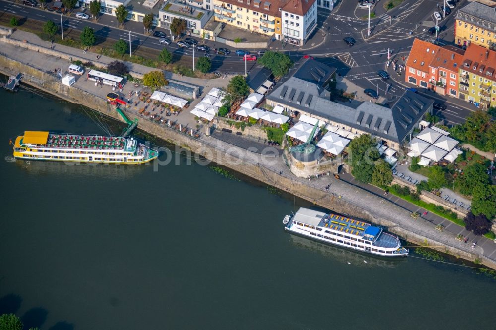 Aerial image Würzburg - Passenger ship in front of the gastronomy - restaurant - building with the Brauerei-Gasthof Alter Kranen in the district Altstadt in Wuerzburg in the state Bavaria, Germany