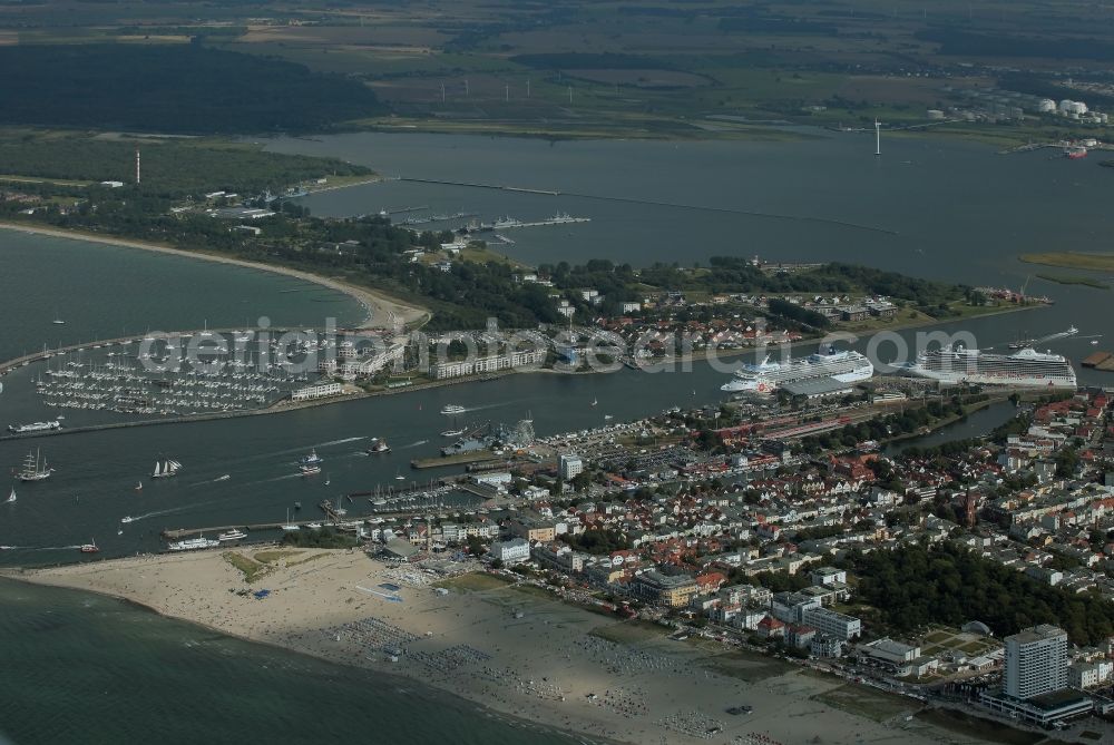 Aerial image Rostock - Passenger ship Marina und NORWEGIAN SUN in Rostock, Warnemuende in the state Mecklenburg - Western Pomerania