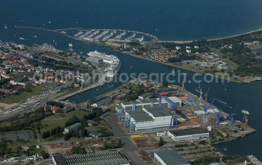 Aerial image Rostock - Passenger ship Marina und NORWEGIAN SUN in Rostock, Warnemuende in the state Mecklenburg - Western Pomerania