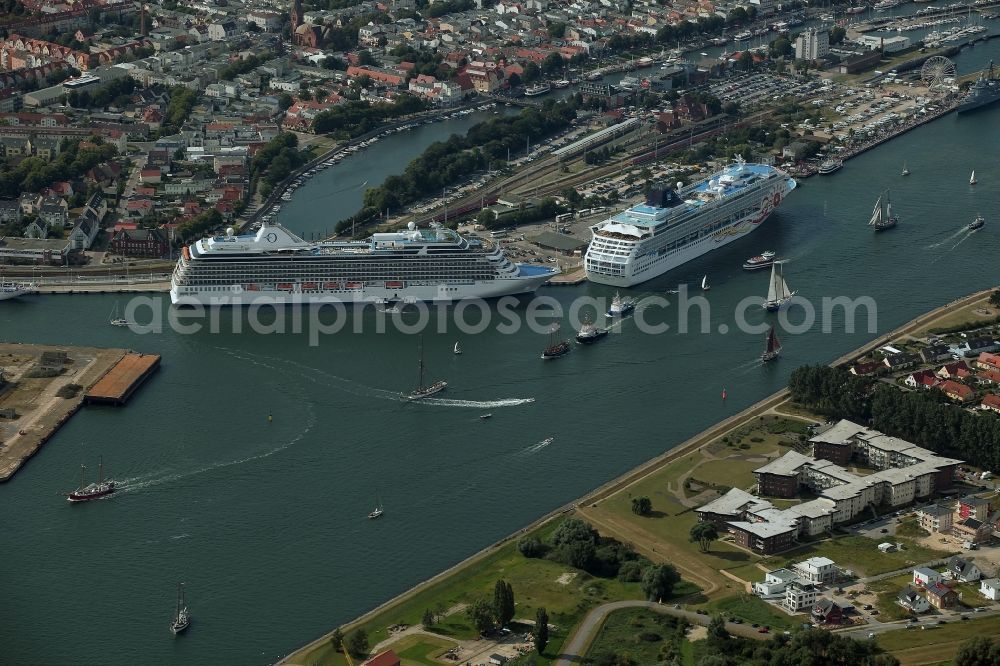 Rostock from the bird's eye view: Passenger ship Marina und NORWEGIAN SUN in Rostock, Warnemuende in the state Mecklenburg - Western Pomerania