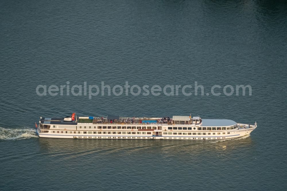 Köln from above - Passenger ship STATENDAM on rhine river course in the district Innenstadt in Cologne in the state North Rhine-Westphalia, Germany