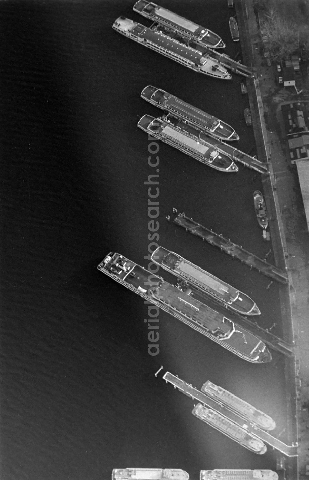 Aerial image Berlin - Passenger and passenger ships of the star and circle navigation GmbH at the port Puschkinallee Treptow in the district Treptow in Berlin