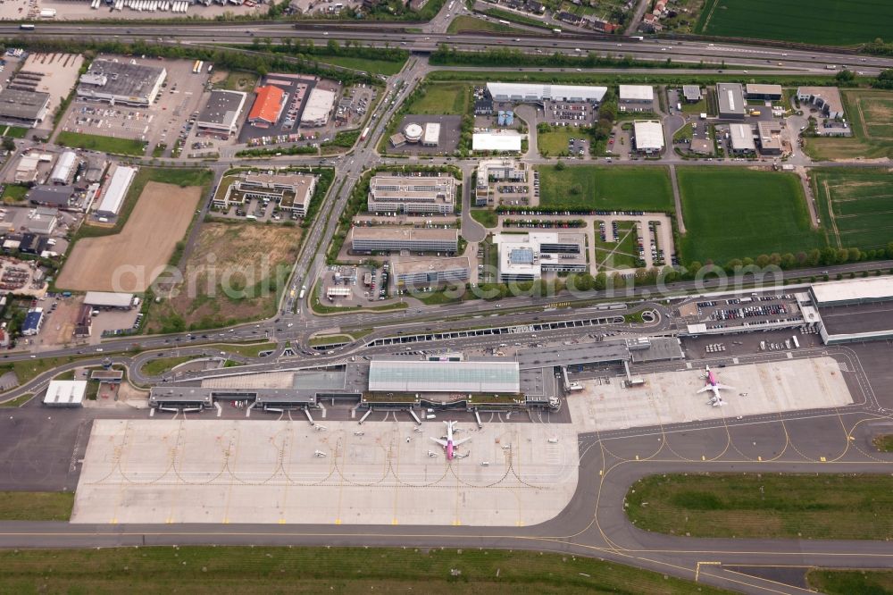 Aerial image Holzwickede - Passenger airplane Airbus A320 in parking position - parking area at the airport in Holzwickede in the state North Rhine-Westphalia, Germany