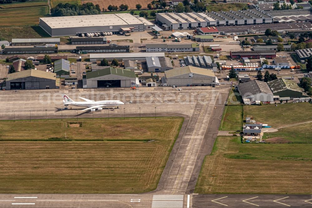 Aerial photograph Lahr/Schwarzwald - Airliner- Passenger on the apron of the airport in Lahr/Schwarzwald in the state Baden-Wurttemberg, Germany