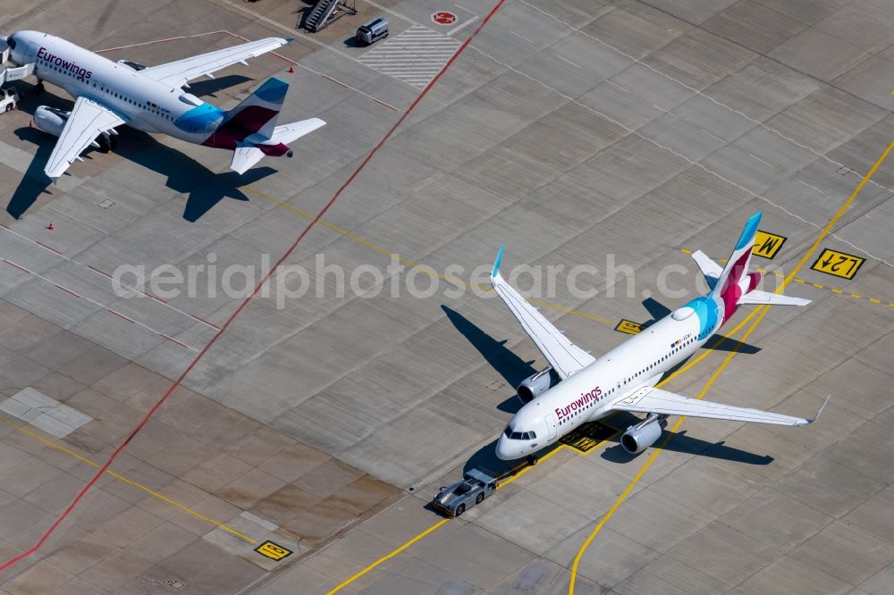 Aerial photograph Filderstadt - Passenger airplanes in parking position - parking area at the airport in Stuttgart in the state Baden-Wuerttemberg, Germany