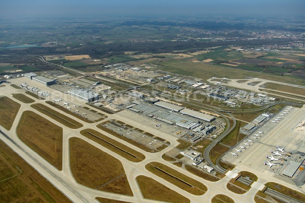 Aerial image München-Flughafen - Passenger aircraft decommissioned due to the crisis on the parking positions and parking space at the airport in Munich in the state Bavaria, Germany