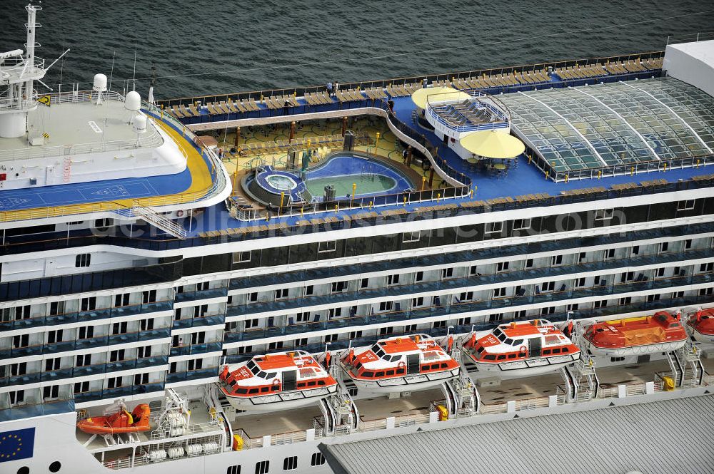 Rostock - Warnemünde from above - Blick auf den Kreuzfahrt - Hafen in Warnemünde mit dem Passagierschiff COSTA ATLANTICA . Die Costa Atlantica ist ein Kreuzfahrtschiff der Reederei Costa Crociere. Das Einsatzgebiet des 290m langen Luxusliners ist im Sommer das Nordland und die Ostsee. View of the Cruise - Port of Rostock - Warnemünde with the passenger ship COSTA ATLANTICA. The Costa Atlantica is a cruise ship for Costa Crociere.