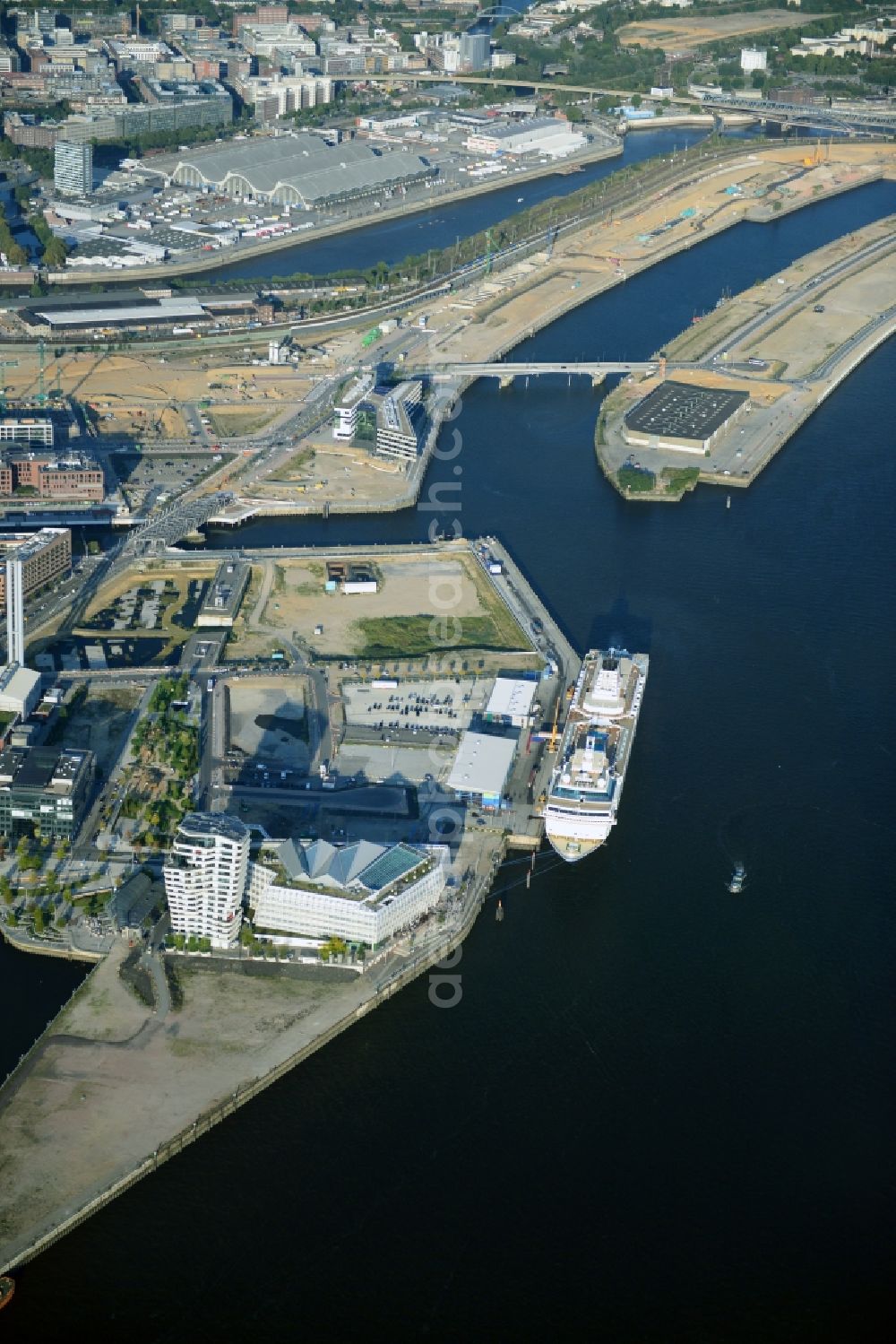 Hamburg from the bird's eye view: Passenger ship Mein Schiff 2 owned by TUI Cruises on Cruise Terminal on the banks of the Elbe in Hamburg