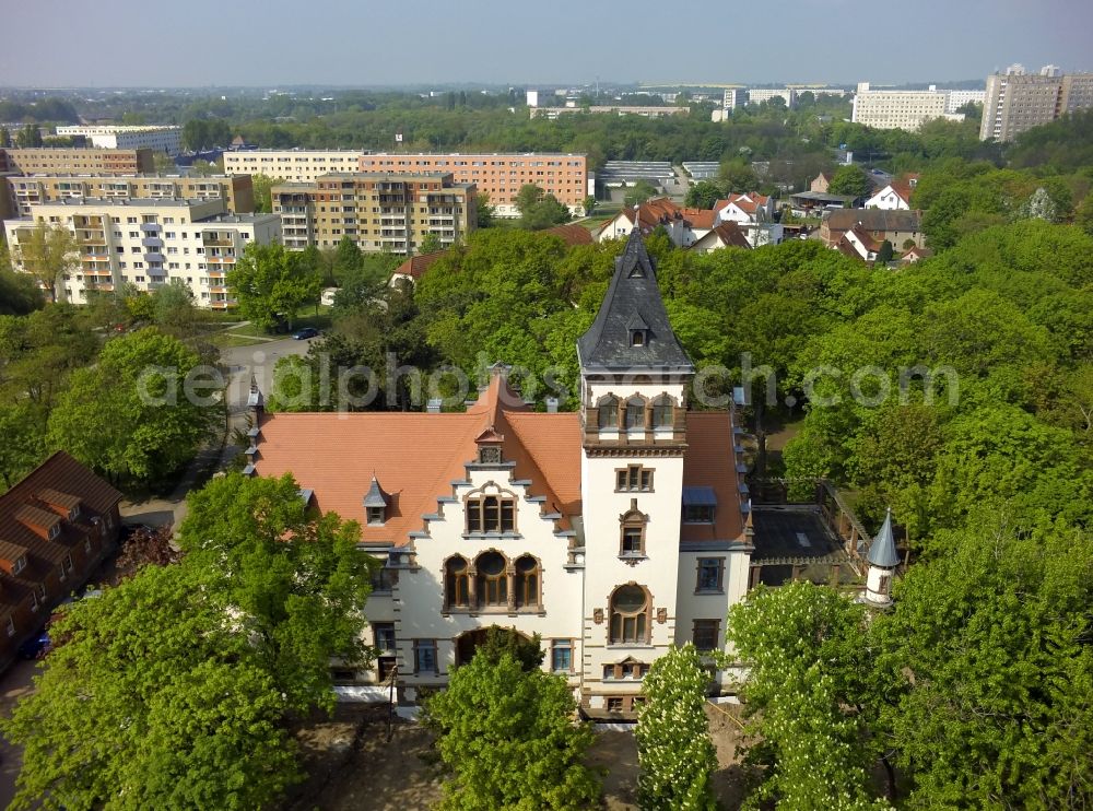 Halle (Saale) OT Neustadt from the bird's eye view: View of the Passendorfer castle in the district of Neustadt in Halle ( Saale ) in the state Saxony-Anhalt