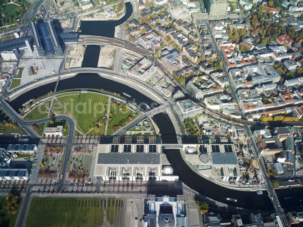 Aerial photograph Berlin - Paul Loebe Haus in Berlin Tiergarten. The Paul Loebe House is a functional building in modern architectural style of the German Bundestag in Berlin's government district