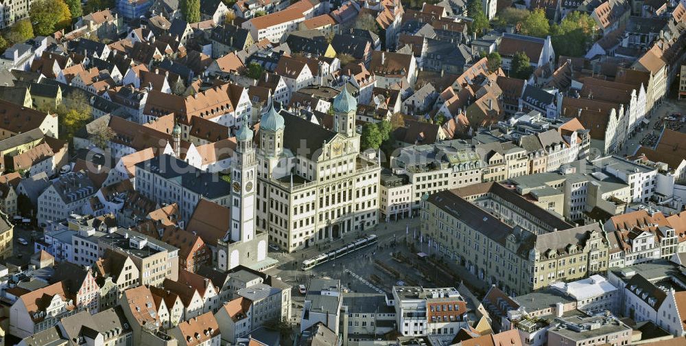 Augsburg from the bird's eye view: Der Perlachturm und das Augsburger Rathaus in der Innenstadt. Das Ensemble gilt als das Wahrzeichen der Stadt Augsburg. The Perlachturm and the Augsburg town hall in the city center.