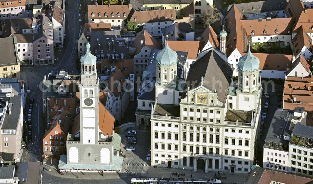 Aerial photograph Augsburg - Der Perlachturm und das Augsburger Rathaus in der Innenstadt. Das Ensemble gilt als das Wahrzeichen der Stadt Augsburg. The Perlachturm and the Augsburg town hall in the city center.