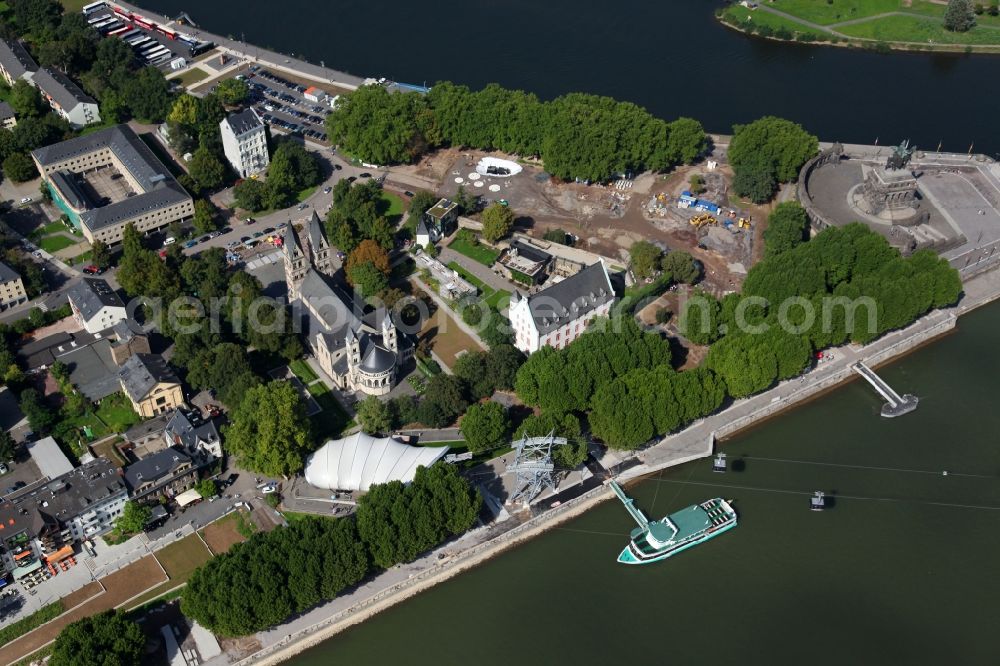 Aerial photograph Koblenz - Ministry Saint Kastor with the parish church an the Ludwig Museum inside the Deutschherrenhaus at the concourse from Rhine and Moselle wich is called Deutsches Eck in Koblenz in Rhineland-Palatine